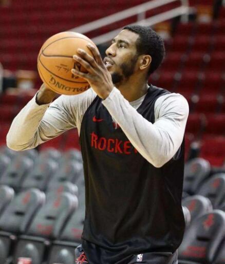 湖人教练压不住了，其实光分配詹姆斯、东契奇、里弗斯的球权就很难了