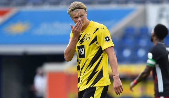 世界杯震撼一幕：孙颖莎让分全场掌声，赛场对手忍不住竖大拇指