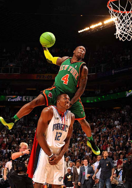 现场观战加泰德比，巴萨绯闻前锋阿斯拉尼晒自己看球的照片