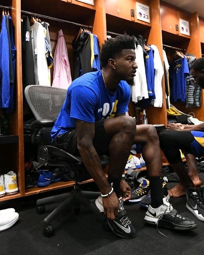 笑不活了，董路吐槽国足选70岁教练，还说要血压稳、自带救心丸…