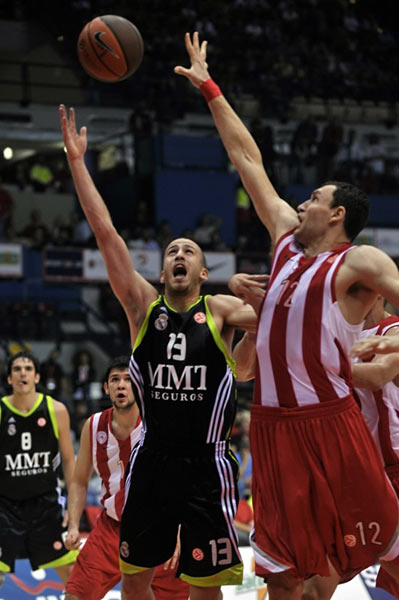 ​这确实是一套基于现代篮球概念上几乎无死角的阵容!(当然前提是来福利可以健康的回归).