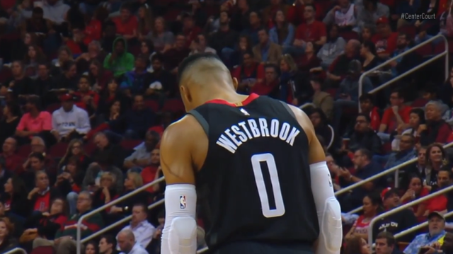 21-2！东契奇爆发连得12分，主场球迷呼喊MVP，角色球员也十分给力