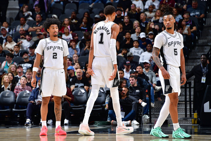 瓦拉内：选择离开皇马是想寻找新的激情，不后悔做出加盟曼联的决定